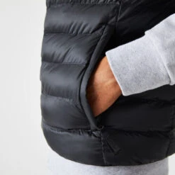 Lacoste Core Essentials Vest Men 18 Lacoste Core Essentials Vest Men -Tennis Shop 03852000 17