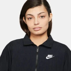 Nike Sportswear Essential WR Woven Training Jacket Women -Tennis Shop 55455000 15